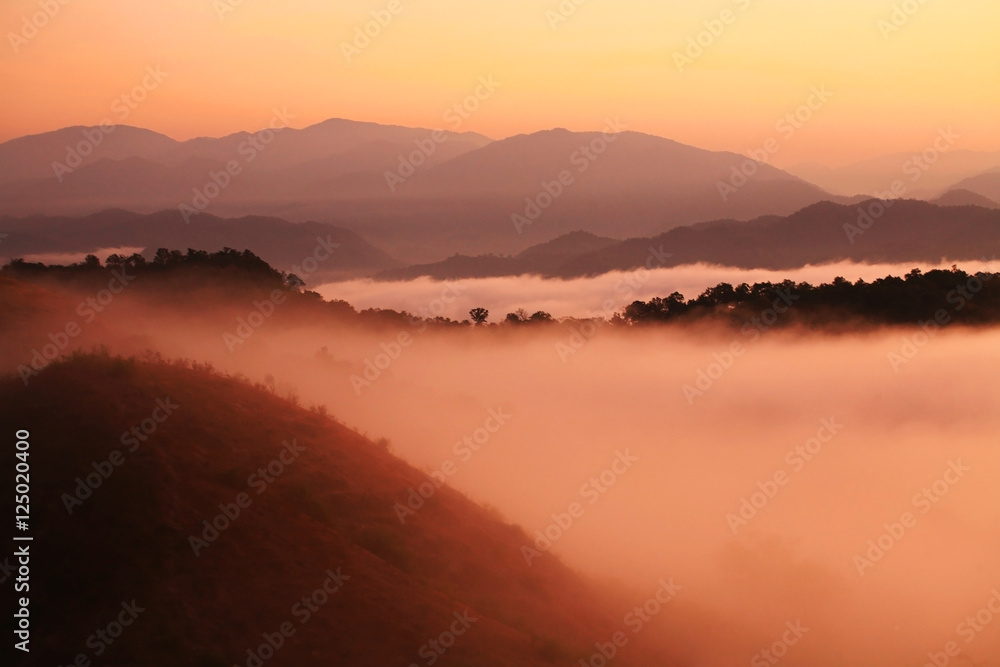 Morning mist at twilight, Tak, Thailannd