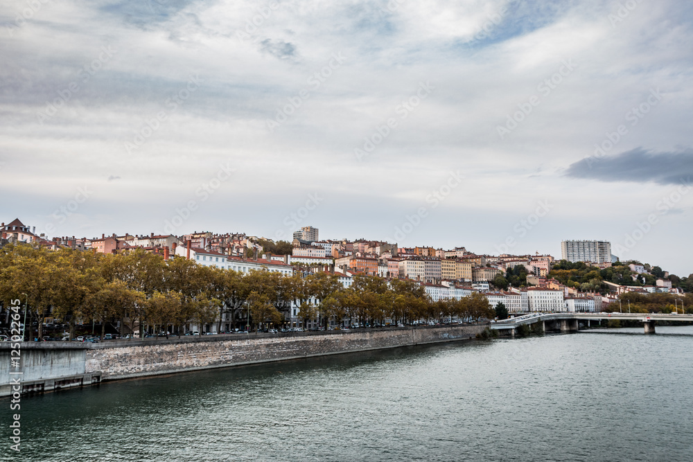 Le Rhône et Lyon vu du Pont Morand