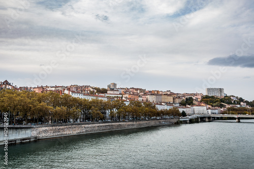 Le Rhône et Lyon vu du Pont Morand