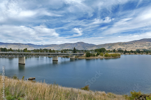 Bridge over the Kawarau River and Lake Dunstan in the township of Cromwell  Central Otago  New Zealand
