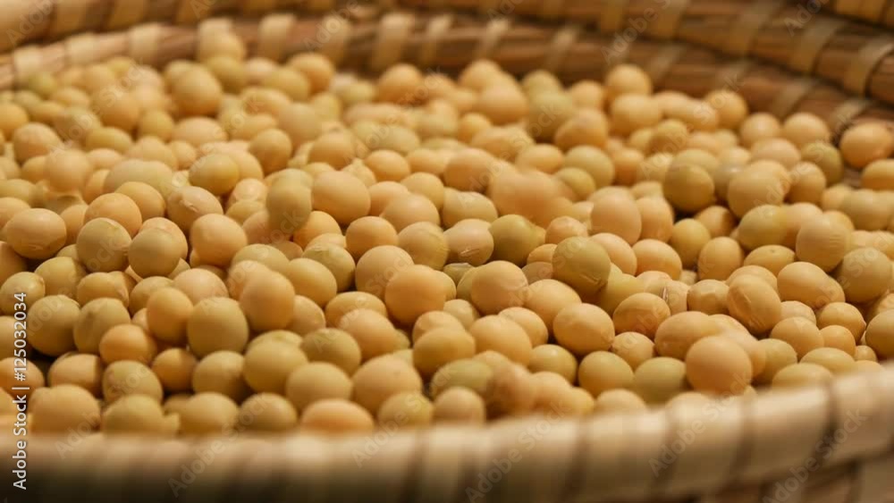 Large mass of soy beans turning and droping
Large mass of soy beans turning and droping