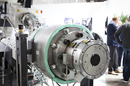 Extruder Spritzgussmaschinen Werkzeug auf der Kunststoffmesse K in Düsseldorf