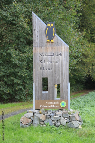 Nationalparkschild im Nationalpark Kellerwald-Edersee