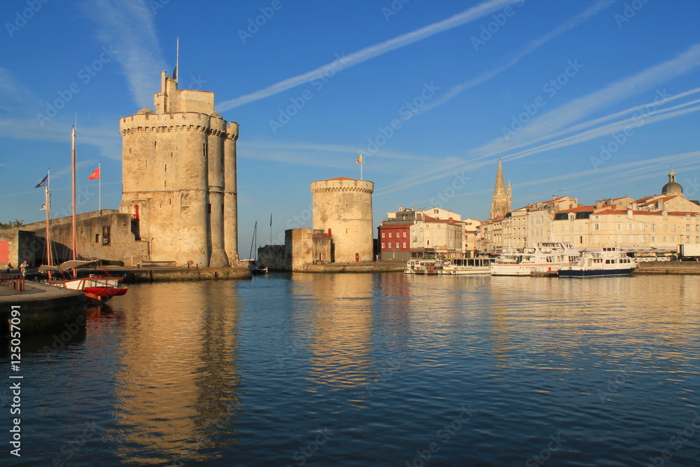 Vieux port et tours médiévales de la Rochelle, France