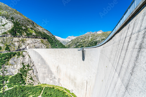 Staudamm Kölnbreinsperre am Fuße des Bergs Gamskarnock bei Malta in Österreich photo