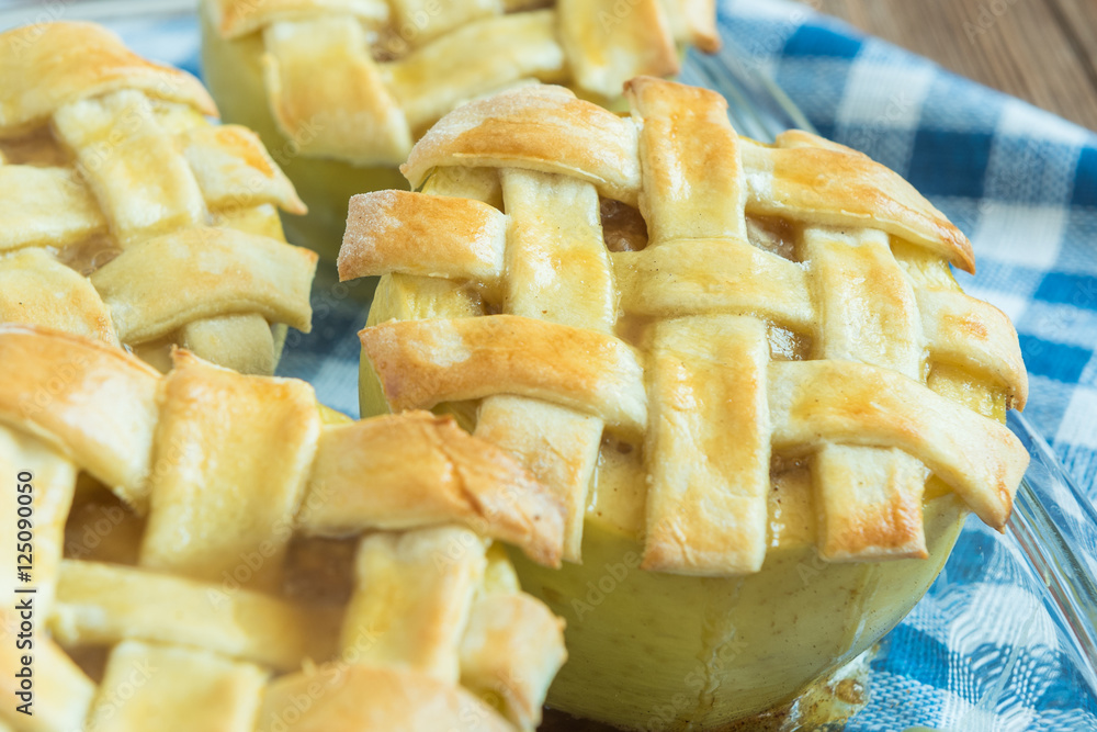 Baked apples with cinnamone, honey and vanilla Baked apples with cinnamone, honey and vanilla