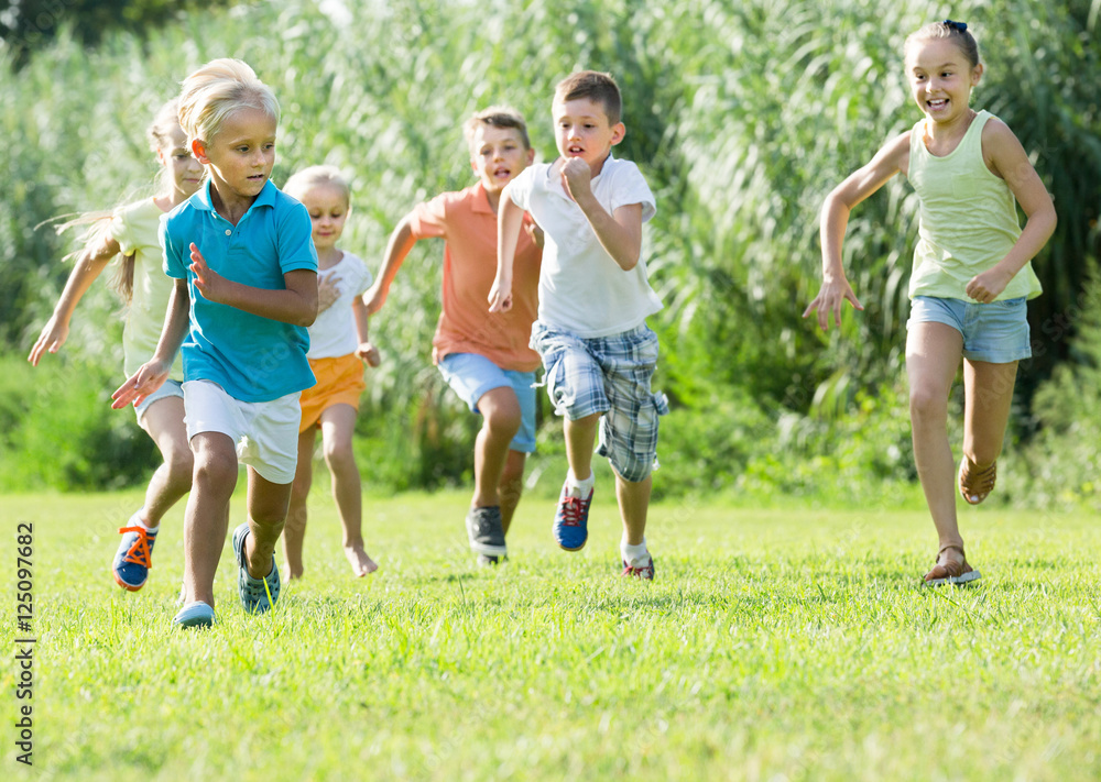 children running  in park