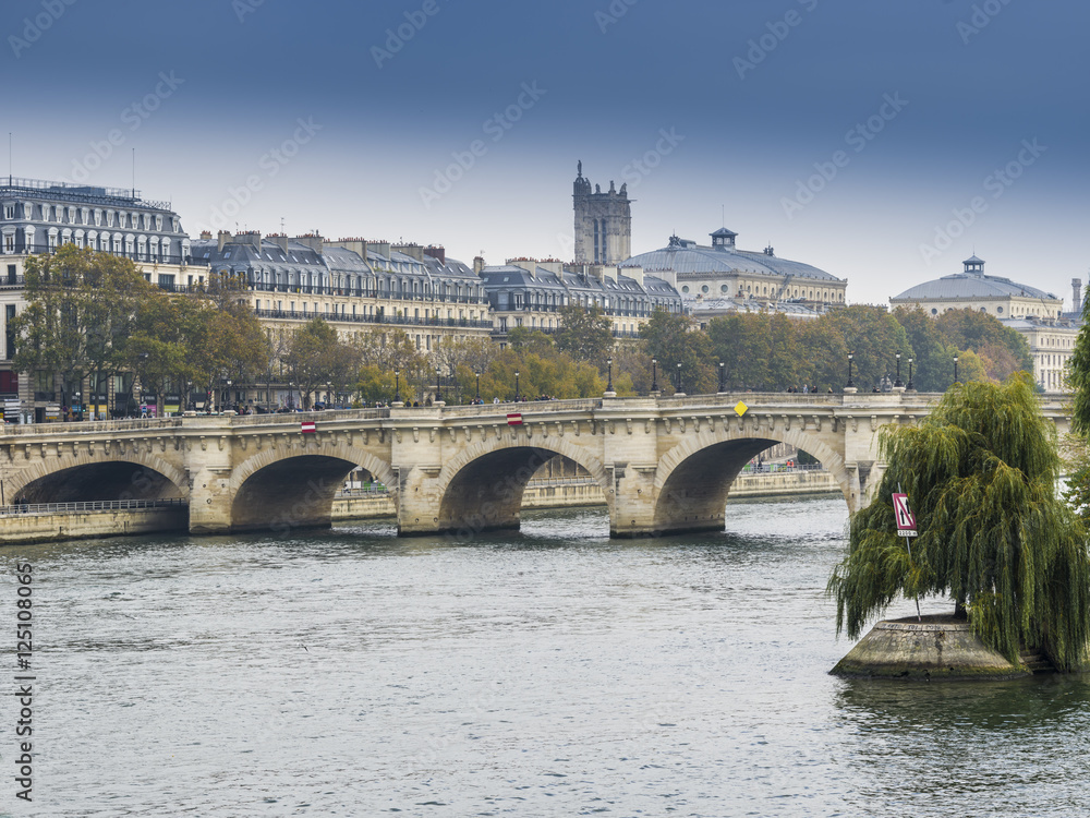 Pont Neuf à Paris