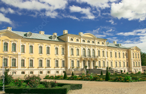 Rundale Palace in Latvia, the architect Rastrelli, is one of the most beautiful sights in the country, one of the most visited tourist sites.