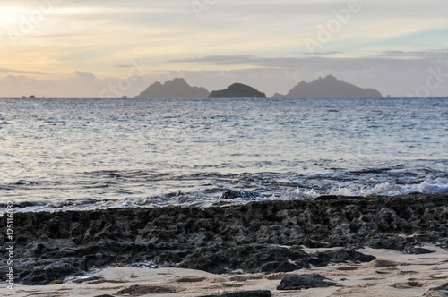 Nearby islands from Mana Sunset Beach in Fiji © kovgabor79