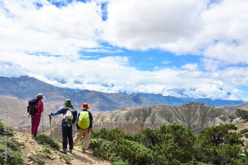 hiker mustang, enjoy hiking in mustang