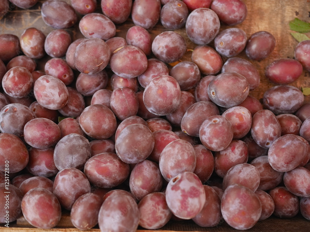 Obraz premium damson plum market