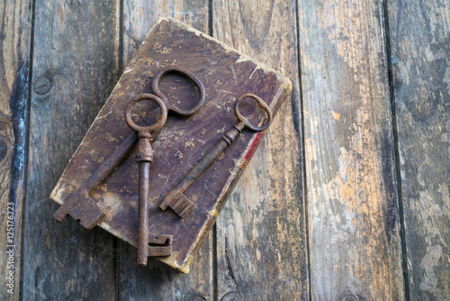 old keys © villorejo