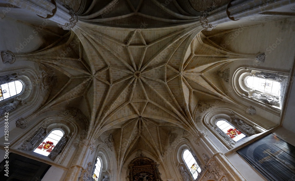 Techo del interior de la iglesia del Monasterio de Santa María del Parral , o de clausura de la Orden de San Jerónimo Segovia,  Castilla y León , España.