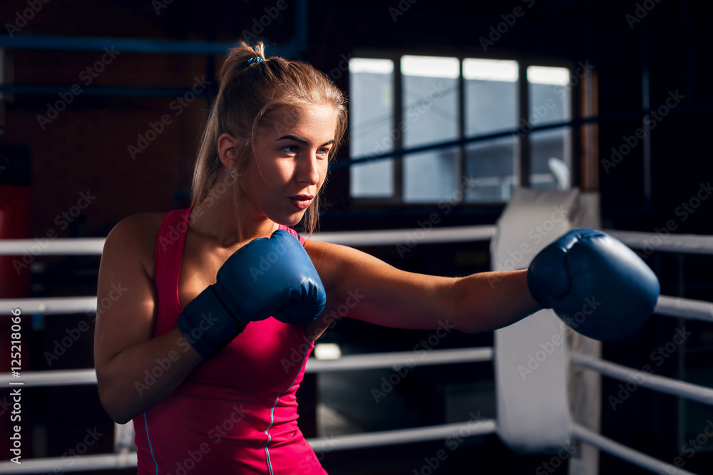 Fototapeta premium Woman boxing