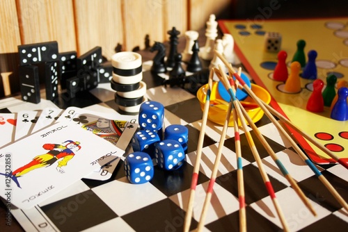 File several desktop social
games