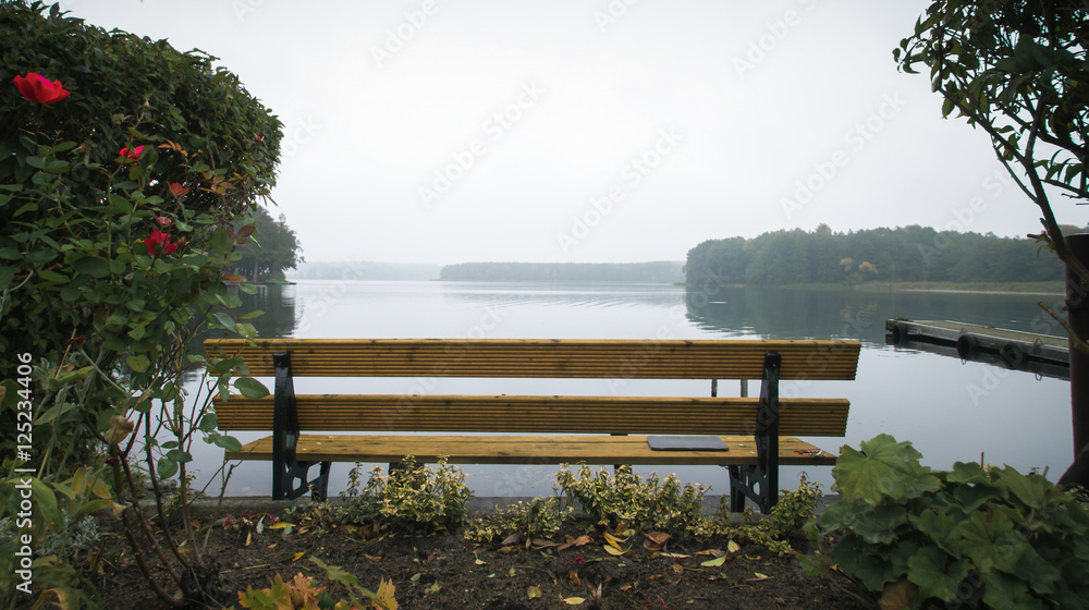 Obraz premium Bank am See