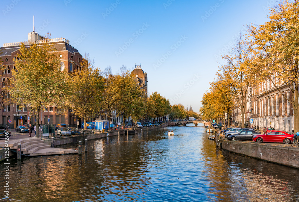 オランダ・アムステルダムの運河のある風景