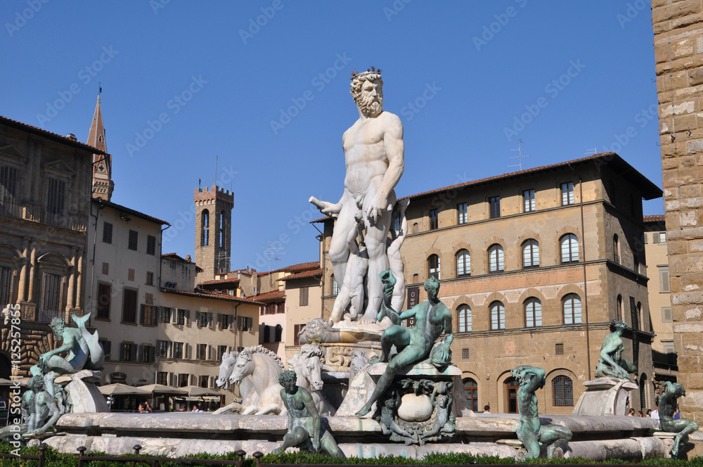 Fountain of Neptune in the olt town center of Florence