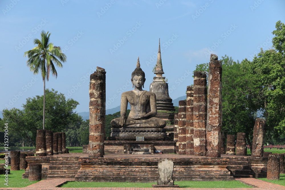 Obraz premium Sukhothai historical park, Wat Mahathat, Unesco world heritage, Sukhothai Thailand