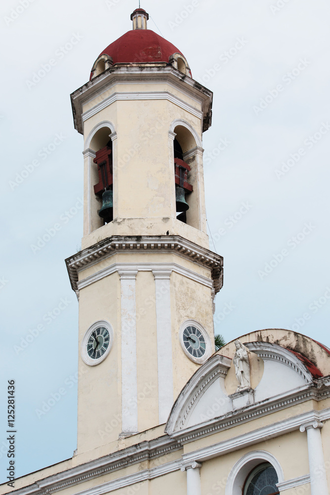 Cienfuegos, Kuba - Gebäude und Kirche