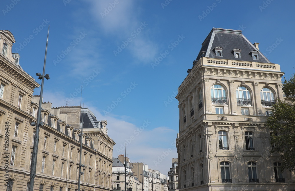 Immeubles en pierre blanche, Paris