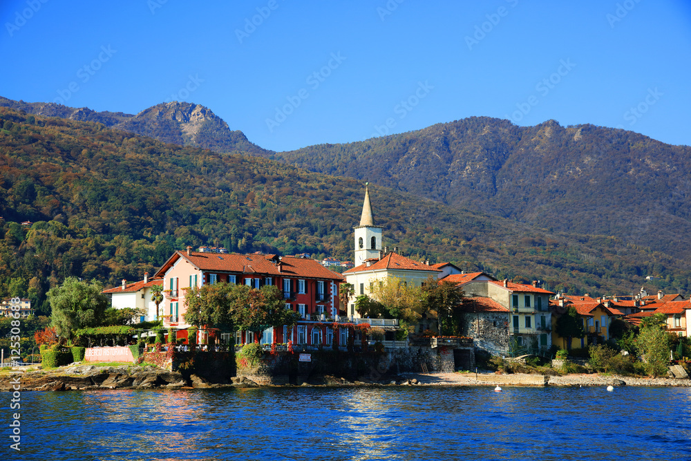 Scenic view of Isola dei Pescatori on the Lago Maggiore, Northern Italy, Europe