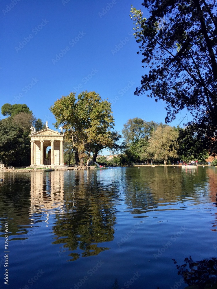 Obraz premium Roma, il laghetto dei Giardini di Villa Borghese