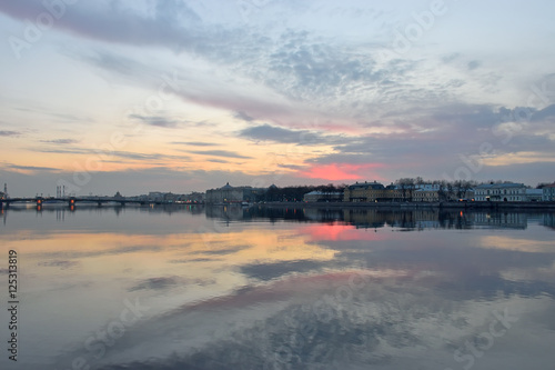 Sunset on the Neva river © herculerus