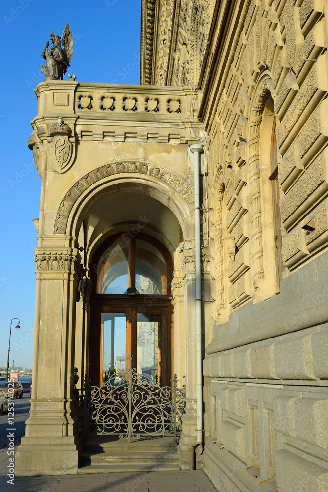 The entrance to the House of Scientists