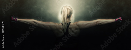 Fototapeta samoprzylepna trening fitness kobieta - trzymając hantle