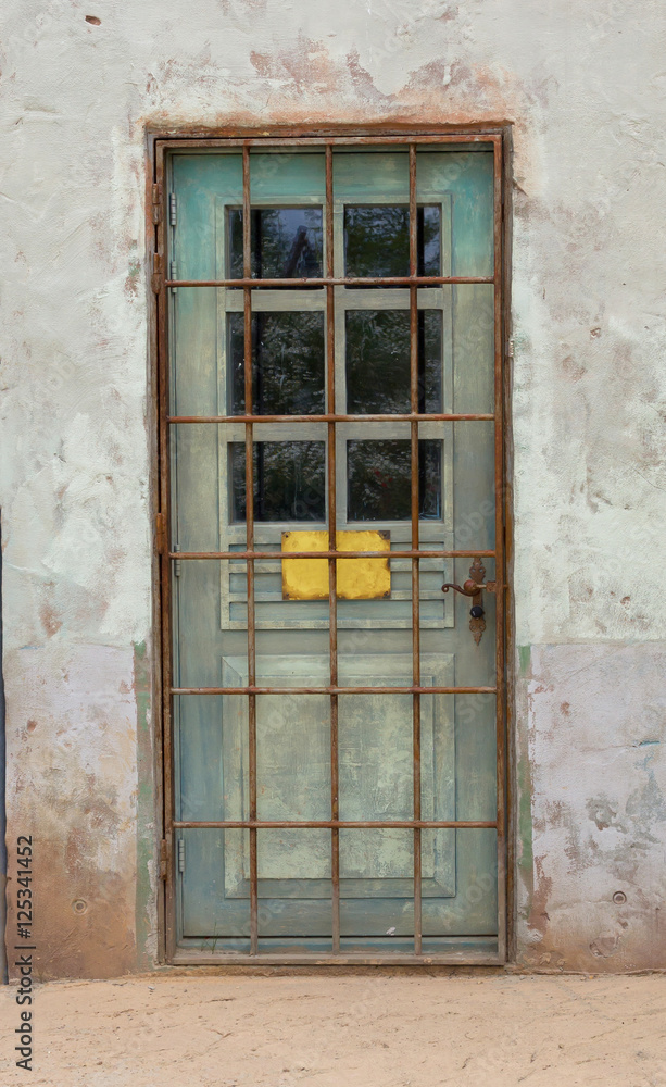 Obraz premium Weathered old door