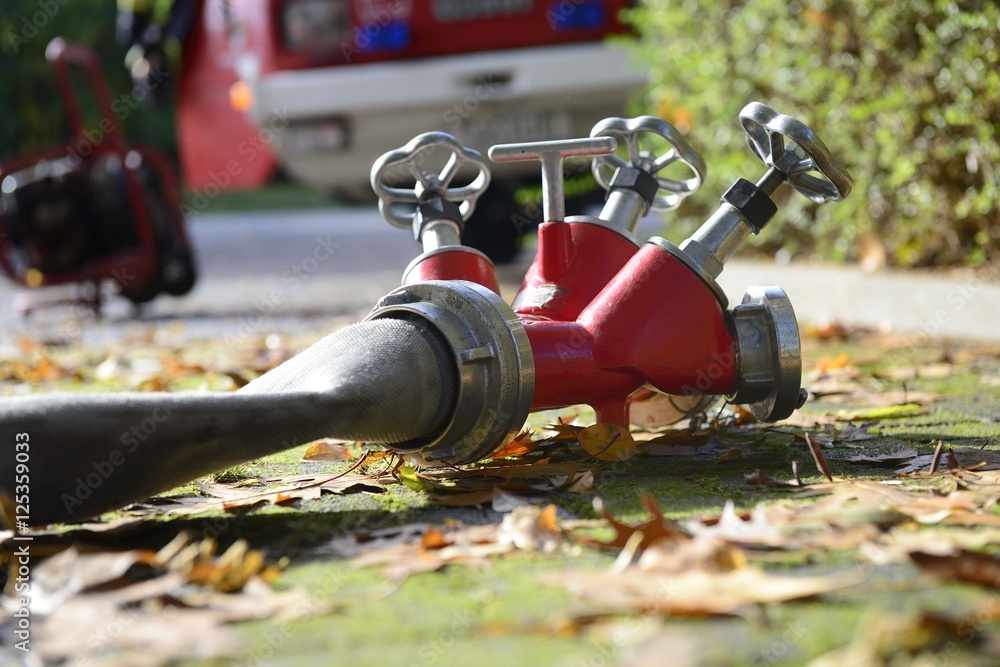 Fototapeta premium Feuerwehr Verteiler B-CBC im Einsatz