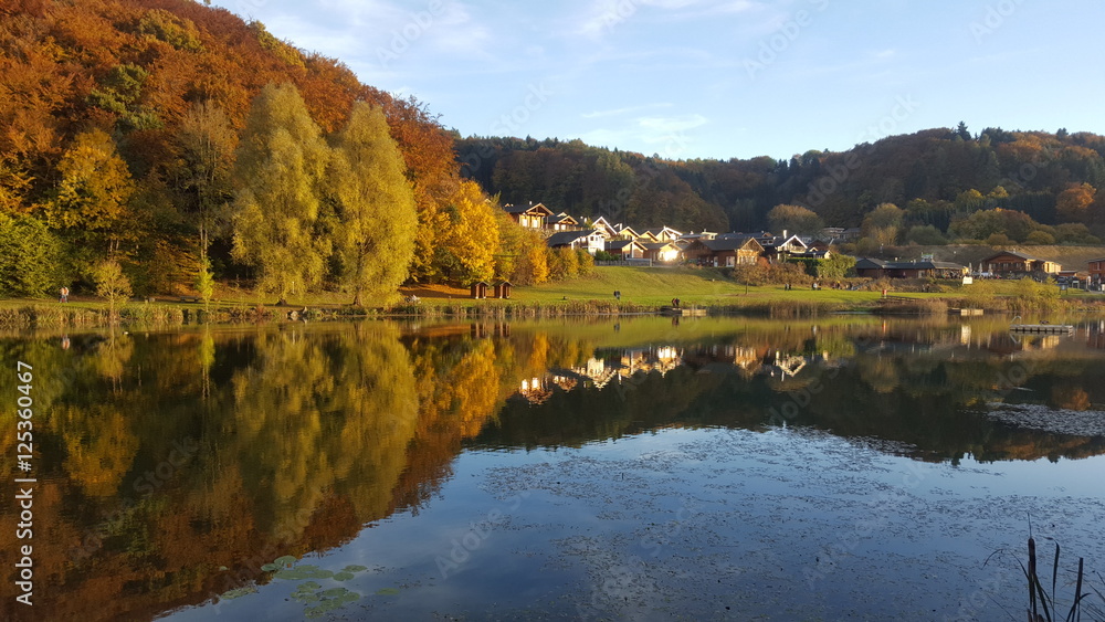 Riedener Waldsee im Herbst