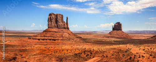 Monument Valley Navajo Tribal Park - USA © Brad Pict