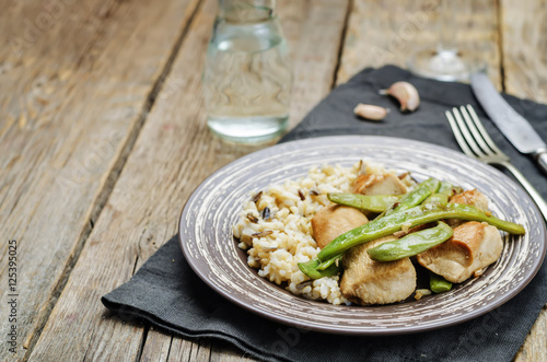 Balsamic chicken with green beans and brown rice