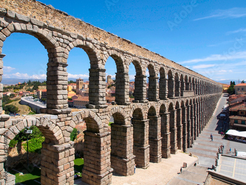 Vászonkép The famous ancient aqueduct in Segovia, Spain