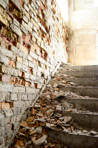 Bright stairs, bricks - Jasne schody, cegły