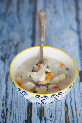 Obraz na płótnie bowl with the cauliflower soup w salonie