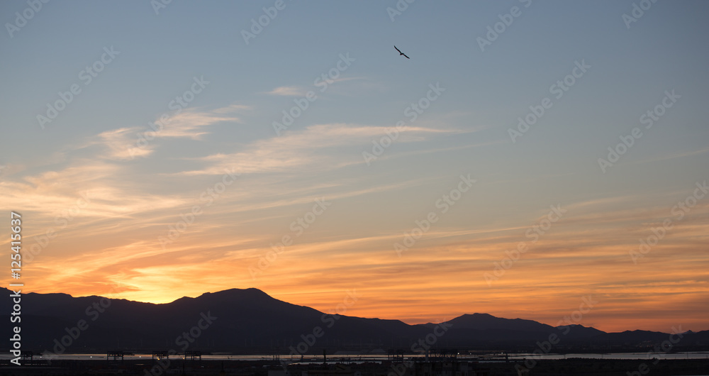 Naklejka premium Sunset and Mountain