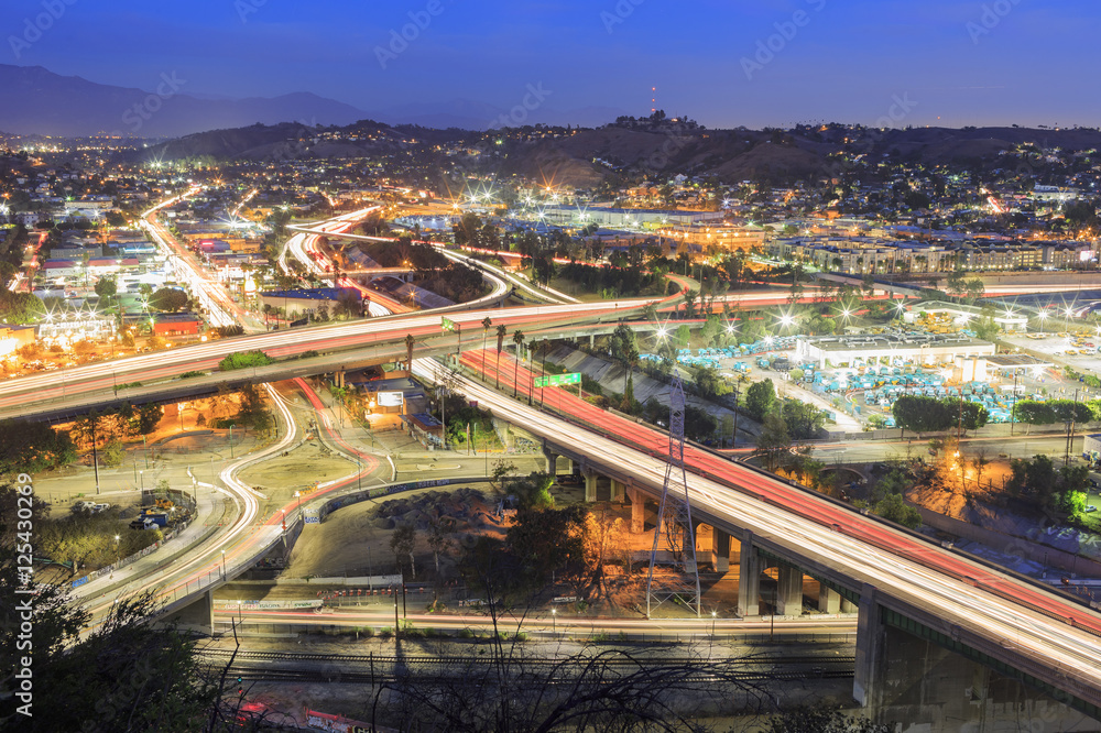 Fototapeta premium Beautiful highway and downtown cityscape