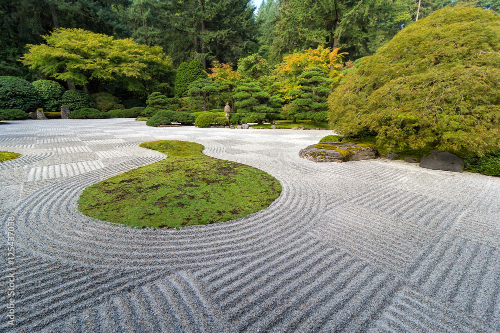 Japanese Flat Garden with Checkerboard Pattern Japanese Flat Garden with Checkerboard Pattern