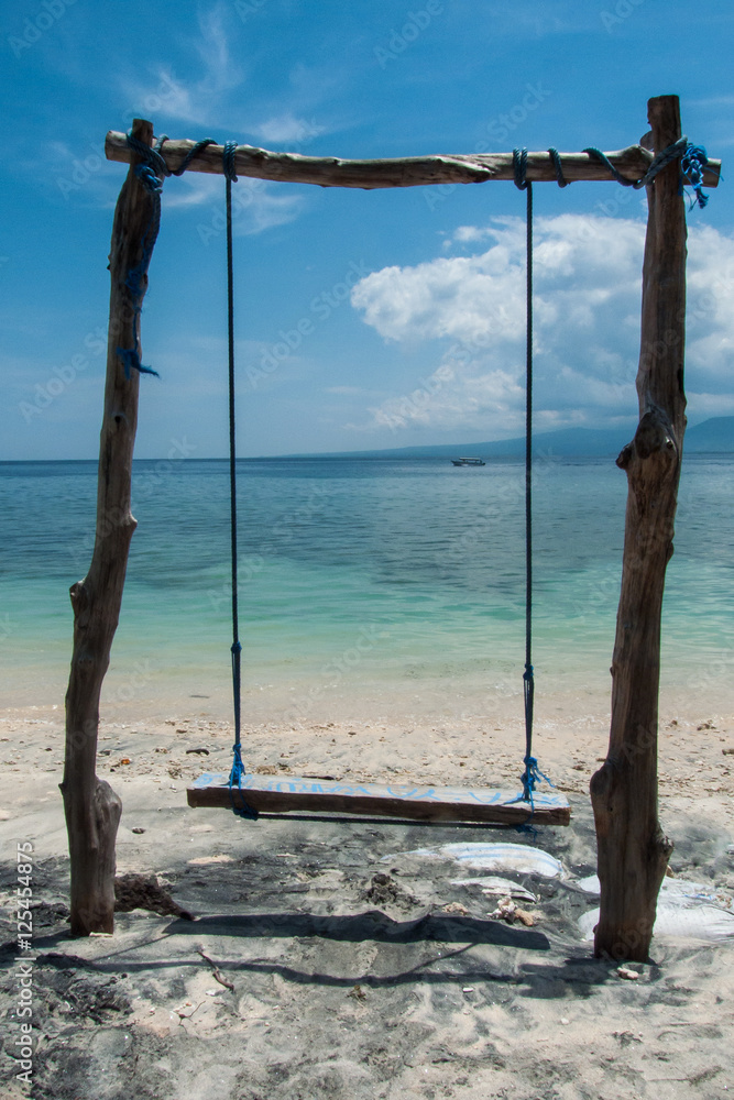 Balançoire sur la plage, Gili Meno, Indonésie