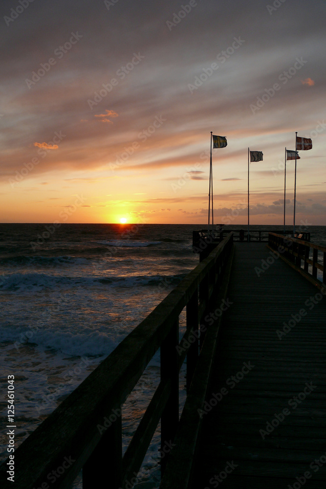 Eine Seebrücke am Abend