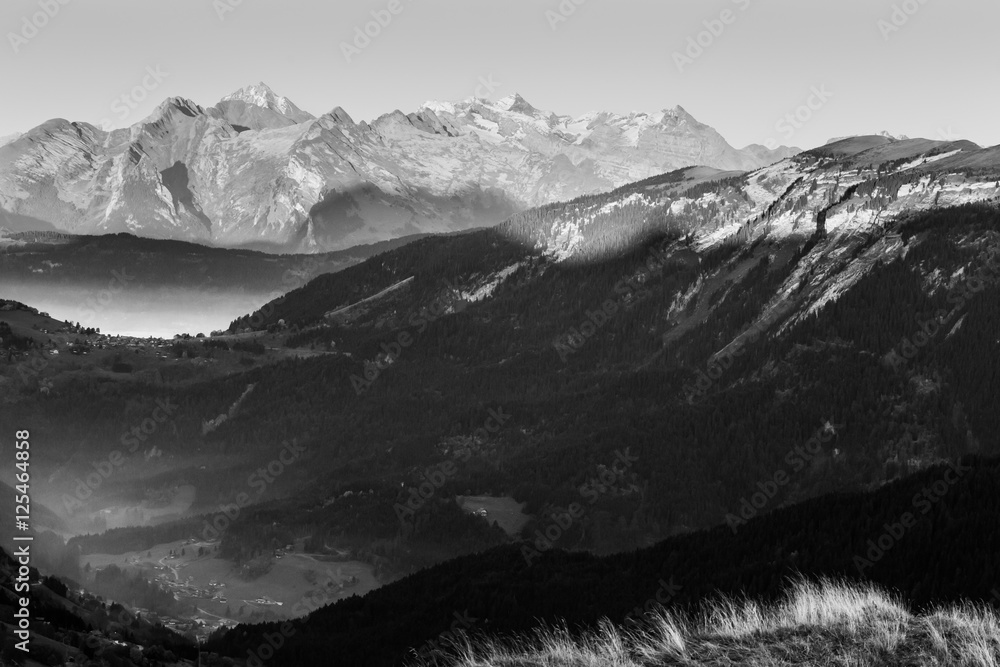 Obraz premium Coucher de soleil dans les Aravis