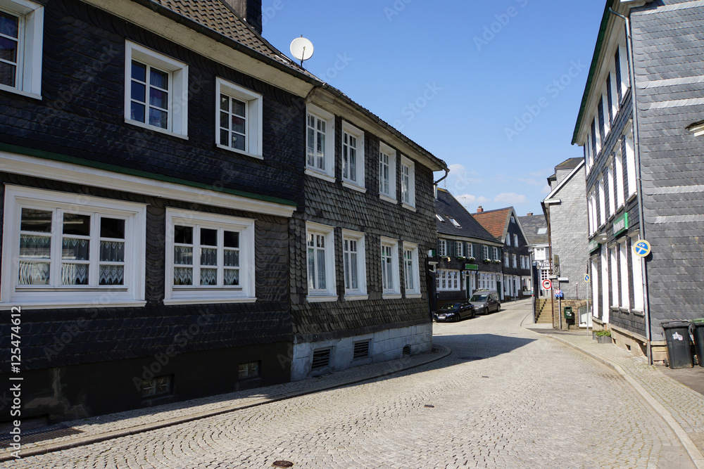 typische Häuser des Bergischen Landes im historischen Ortskern