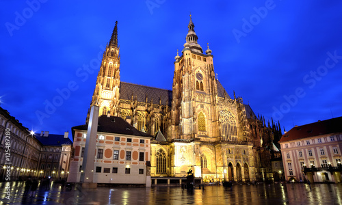 Night view of the illuminated Saint Vitus cathedral situated in the middle of Prague castle.