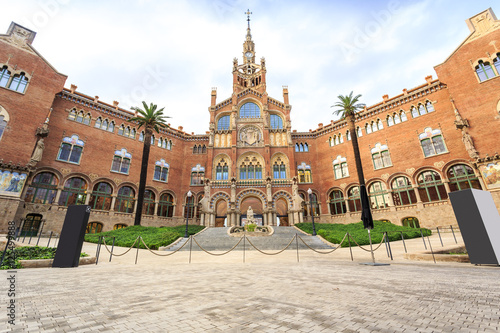 Canvas Print Hospital of the Holy Cross and Saint Paul by A. Gaudi, Barcelona