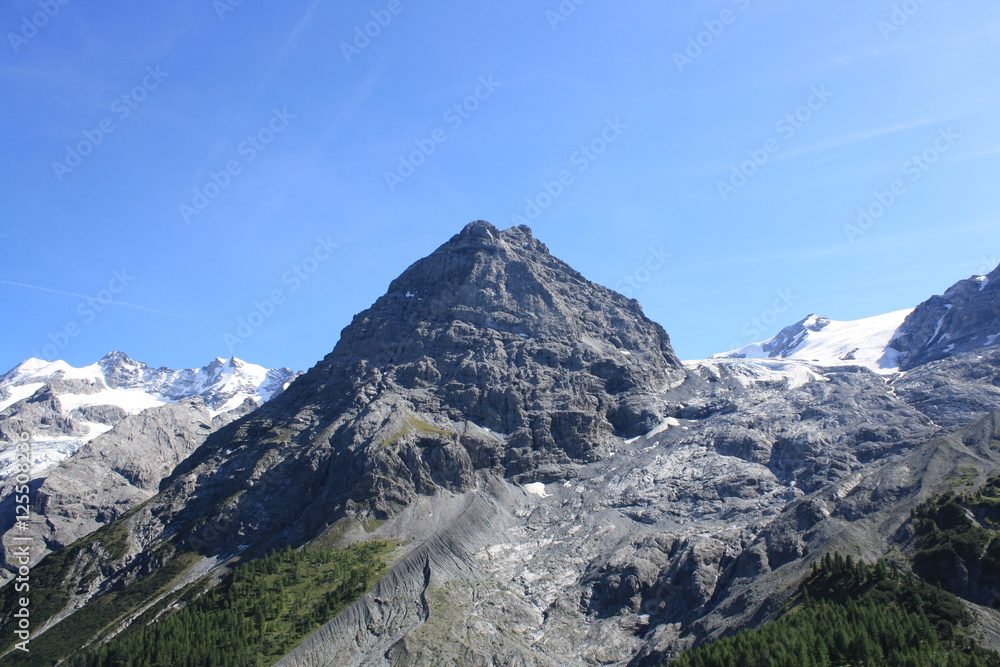 View of Stelvio National Park (Nationalpark Stilfser Joch, Trentino Alto Adige, Lombardy, Italy) 