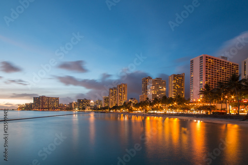 Sunset at Waikiki Beach © Pixelatelier.at